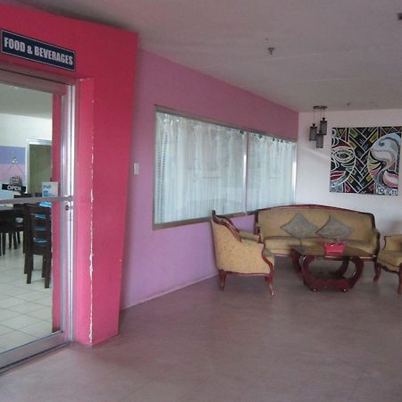 Middle Town Inn Bacolod Exterior foto